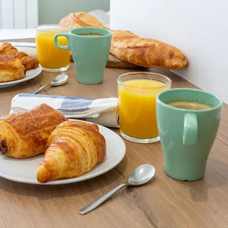 Proximité Facs, Clinique Pasteur, Centre *